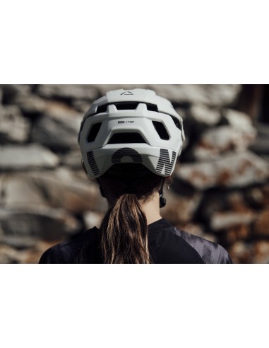 Achat Casque VTT femme ION Traze Amp MIPS au meilleur prix du web!